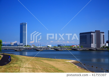 Shinano river and Shinkansenbashi 41755307