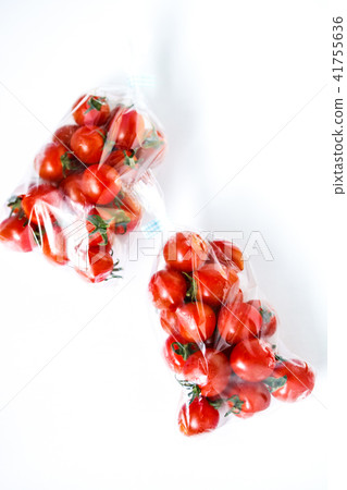 Petit tomatoes  41755636