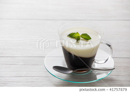 Cold oblique coffee jelly 41757879