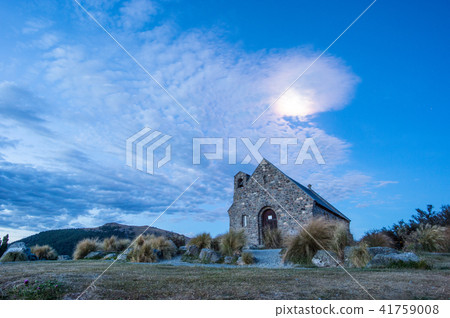 The chapel of the good shepherd of Lake Tekapo at night 41759008