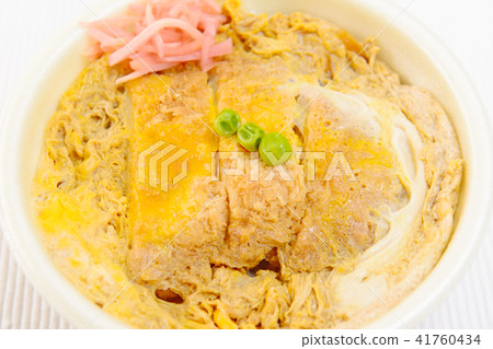 Delicious cutlet rice bowls 41760434