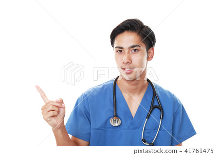 A smiling doctor to instruct 41761475