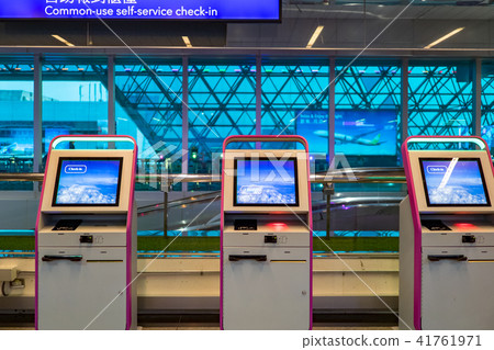 Self-service check-in counter 41761971