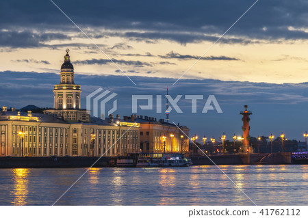 Skyline at Palace Bridge, Saint Petersburg, Russia Skyline at Palace Bridge, Saint Petersburg, Russia 41762112