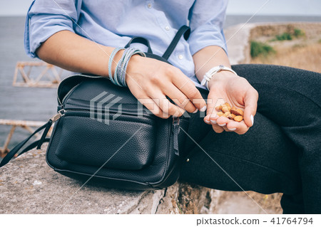 Young woman having a healthy snack 41764794