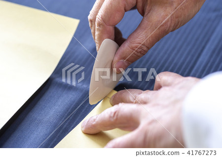 Sewing of suits 41767273