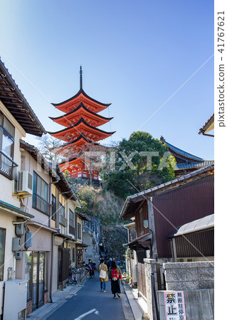 Miyajima, five-storied pagoda (from town street) Miyajima, five-storied pagoda (from town street) 41767621