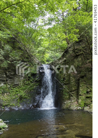 Biwa waterfall of Red Eye Shrine Elementary Falls 41769453