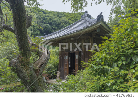 Jizo temple at Zuisenji (Kamakura City Nikaido) 41769633