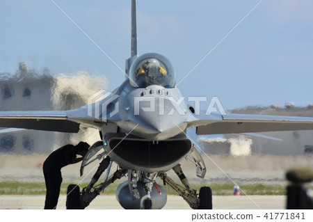 The US Air Force F-16 fighter in preparation for takeoff The US Air Force F-16 fighter in preparation for takeoff 41771841