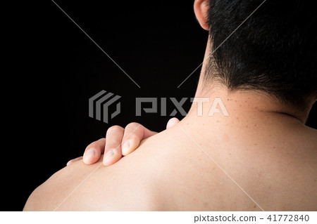 男性僵硬的脖子 男性僵硬的脖子 41772840