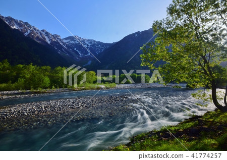Kamikochi early summer · fresh green season Kamikochi early summer · fresh green season 41774257