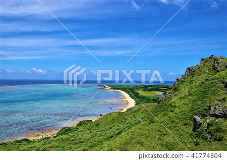 Hirakubozaki overlooking the Pacific Ocean and the East China Sea [Okinawa Prefecture · Ishigakijima] 41774804