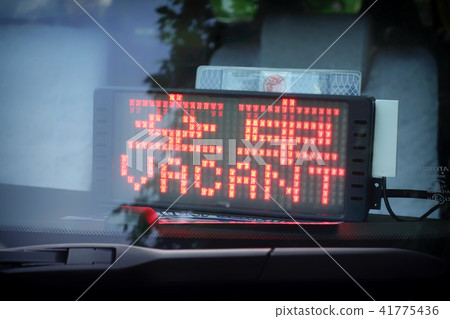 Empty taxi Empty taxi 41775436