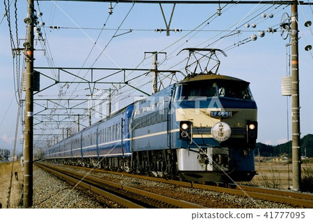 1994年在東海道線上運行的瑞穗EF6651藍色火車14 41777095