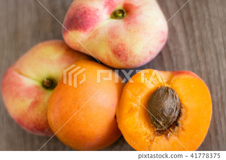 juicy flat peaches juicy flat peaches 41778375