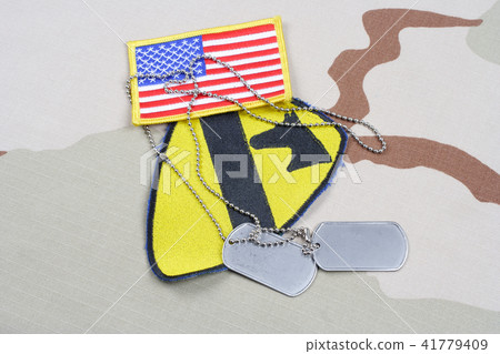 US ARMY 1st Cavalry Division patch whith dog tags 41779409