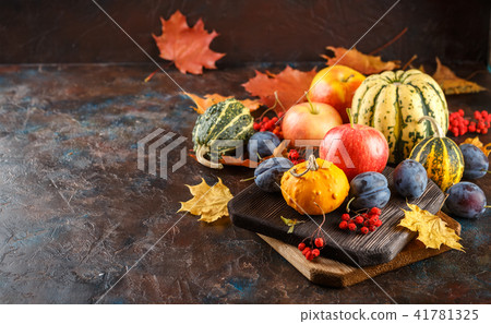 Autumn harvest stll life 41781325