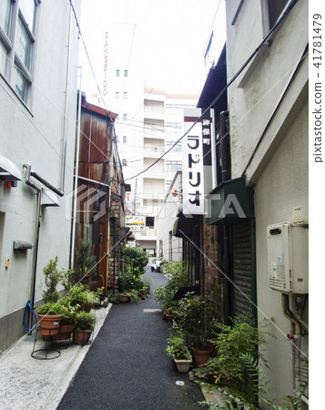 Kanda Jimbocho Alley Back 41781479