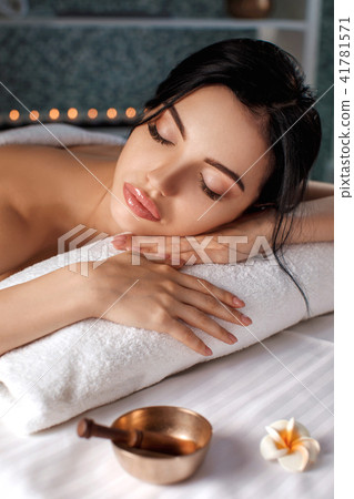 young woman in spa salon. young woman in spa salon. 41781571