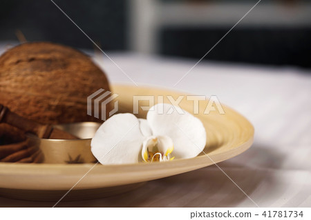 spa set with candle 41781734