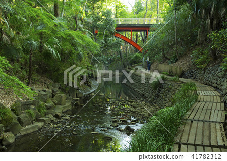 Iseng Force Valley Golf Bridge Iseng Force Valley Golf Bridge 41782312