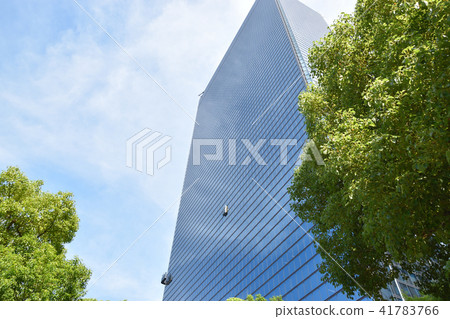 Clean skyscraper building 41783766