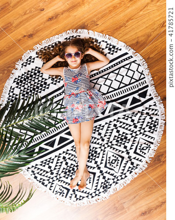 Little girl in vacation 41785721