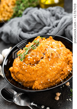 Hummus. Fresh chickpea hummus 41787439