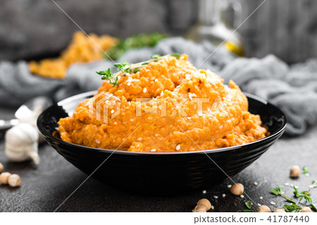Hummus. Fresh chickpea hummus 41787440