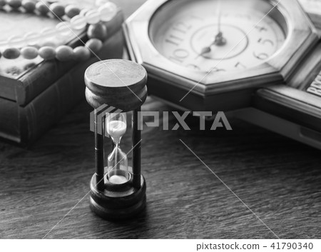 沙漏老鐘時鐘壁鍾小時黑白黑白古董 沙漏老鐘時鐘壁鍾小時黑白黑白古董 41790340