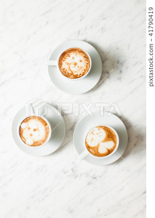 Cappuchino in the zoo Cappuchino in the zoo 41790419