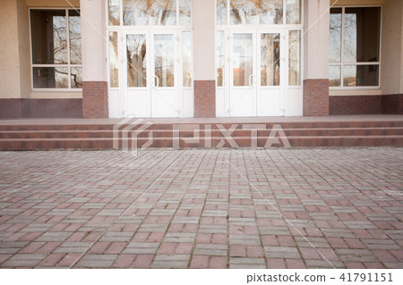 Facade of the school building 41791151