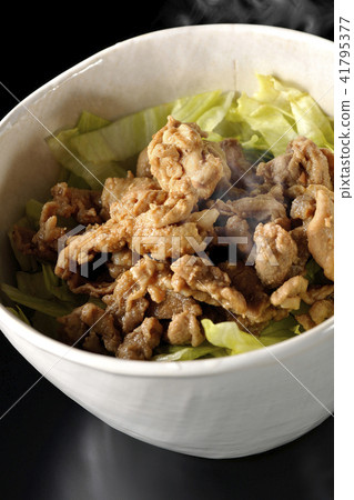 Healthy pork bowl 41795377