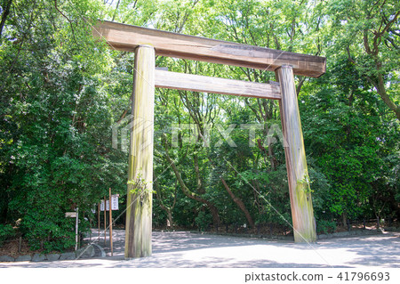 名古屋市熱田神宮東門鳥居 41796693