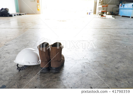 Personal Protective Equipment ( PPE ). Includes wh Personal Protective Equipment ( PPE ). Includes wh 41798359