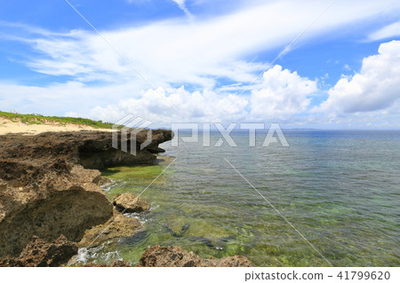 Summer at Cape Habyan, Kudaka Island, Okinawa Prefecture Summer at Cape Habyan, Kudaka Island, Okinawa Prefecture 41799620