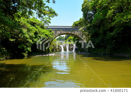Itakii手瀑布和金山橋 41800171