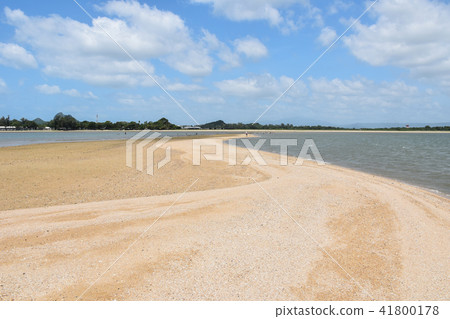 TALAY WAK or separated sea at Ko Lak island TALAY WAK or separated sea at Ko Lak island 41800178