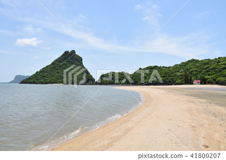 TALAY WAK or separated sea at Ko Lak island TALAY WAK or separated sea at Ko Lak island 41800207