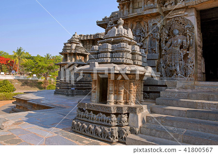 Small towers and dwarapla at South entrance Small towers and dwarapla at South entrance 41800567