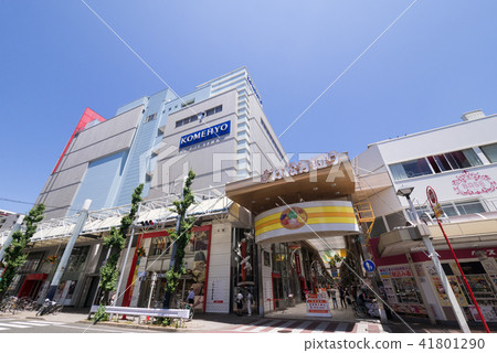 名古屋·大須·街道Banzamadera鎮本町交叉路口水稻戰鬥機名古屋總店本館正面 41801290