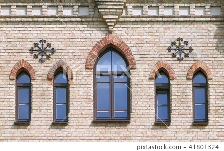 Statue of St. Helen on cathedral in Vilnius 41801324