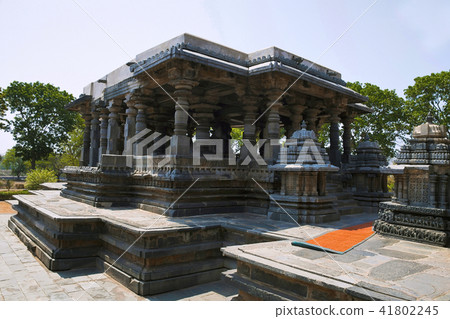 Nandi Mandapa Hoysaleshvara Temple complex 41802245