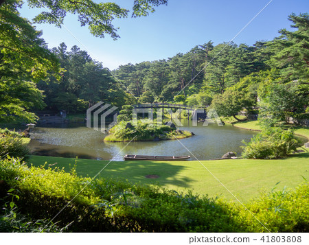 [Izu] Japanese garden scenery with a pond [Shuzenji Rainbow Village] 41803808