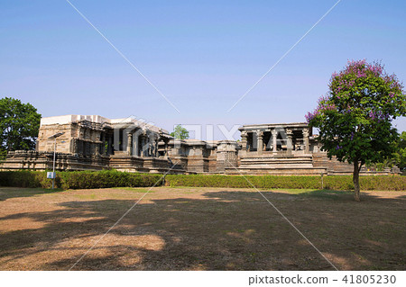 View of Nandi Mandapa and Hoysaleshwara Temple 41805230