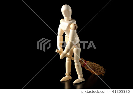 老師!男孩們在玩耍。 老師!男孩們在玩耍。 41805580