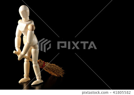 老師！男孩們在玩耍。 41805582