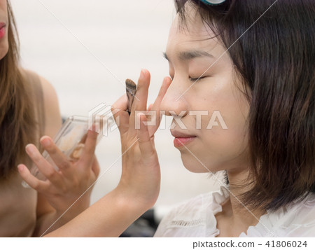 make up 41806024