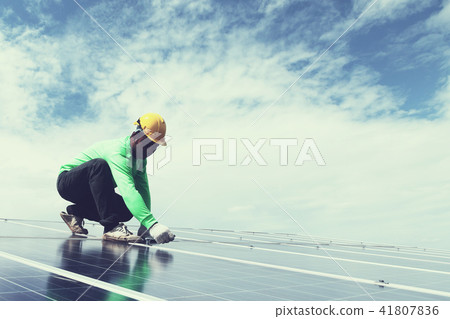 engineer team working  in solar power 41807836
